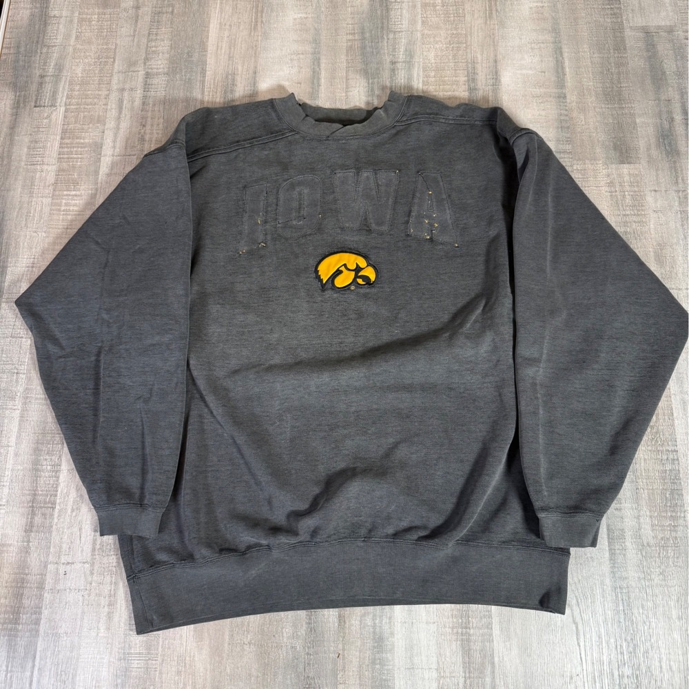 Vintage Galt Sand Iowa Hawkeyes Sweatshirt Mens XL Gray Shadow Distressed